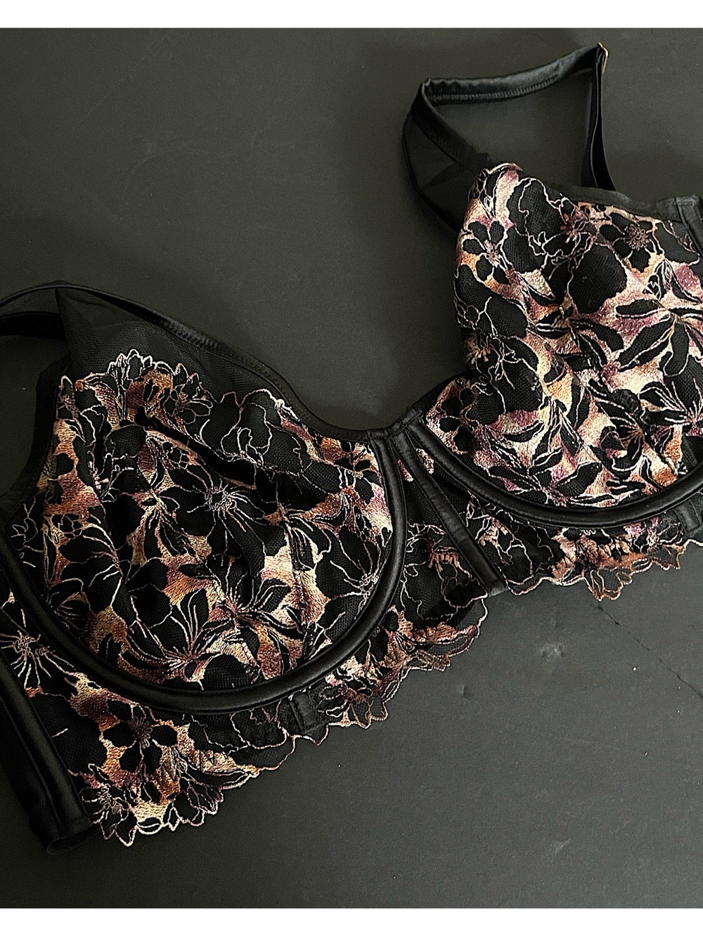 Victoria’s Secret Very Sexy Unlined Plunge Underwire Metallic Floral Sheer 36DDD